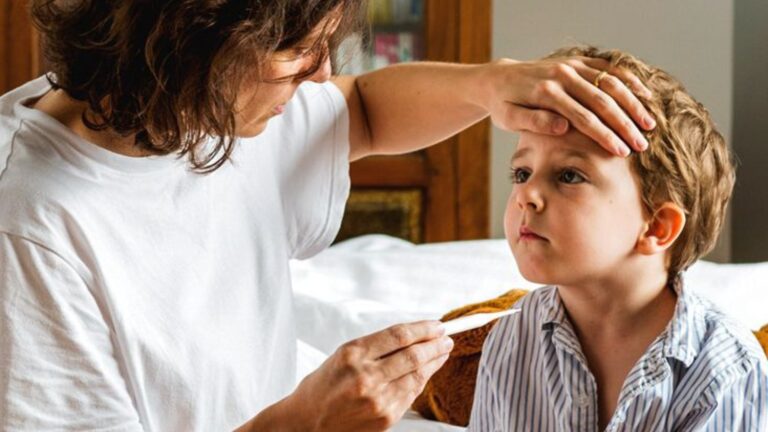 Pediatric Fever Treatment: Why Consult Dr. Kuldip Shimpi for Child Fever in Pune? 